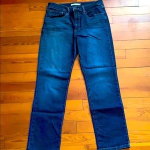 high rise straight levis jeans in great condition